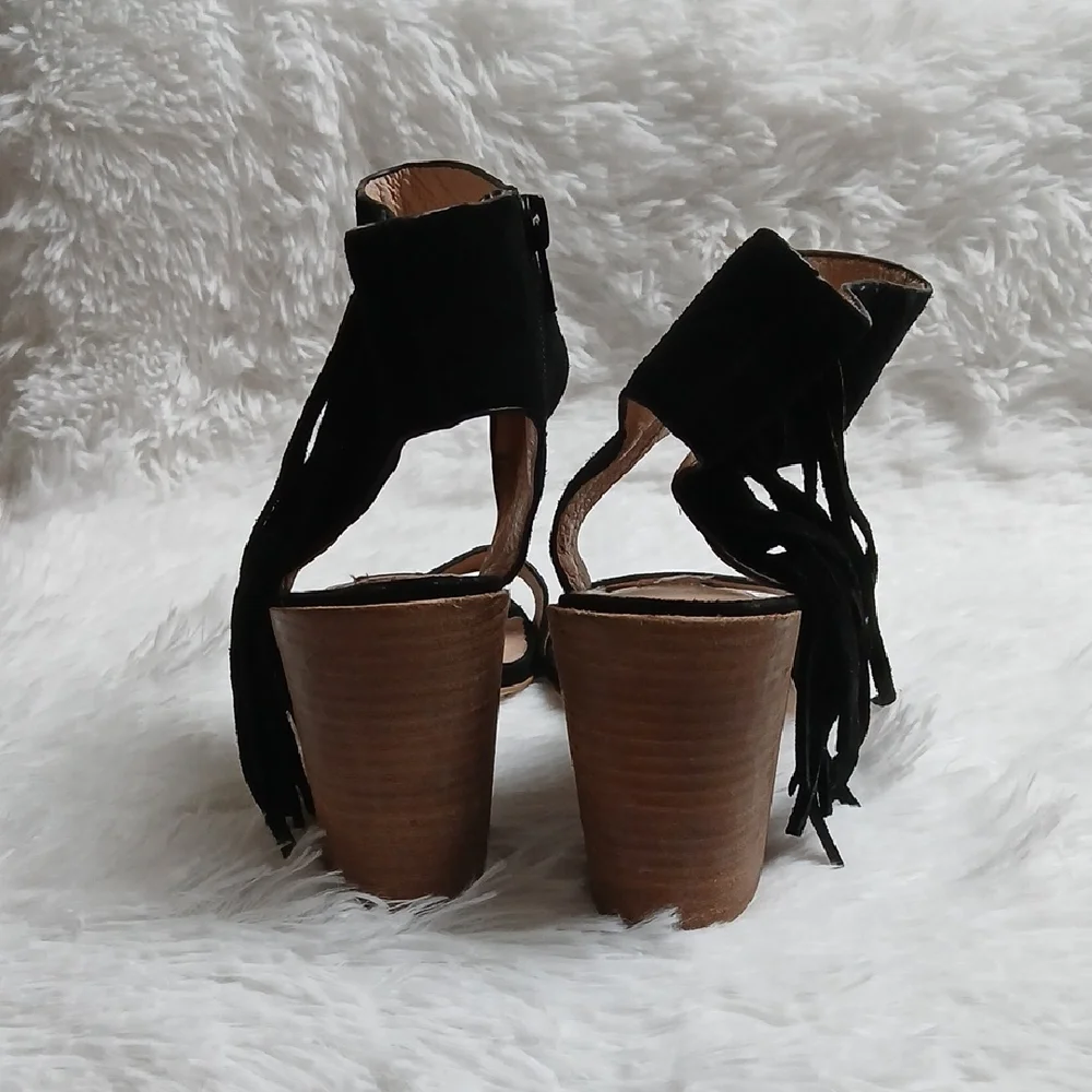 Steve Madden step out